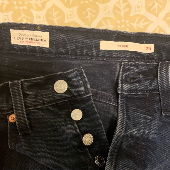 Levi Wedgie Jeans - Picture 7 of 8